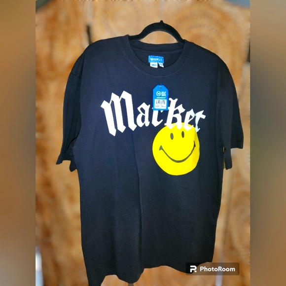 Market Smilely Face size Large tee shirt - Picture 1 of 2